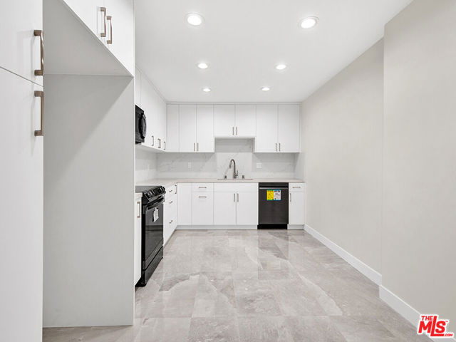 1325 Valley View Road, 201 photo 6