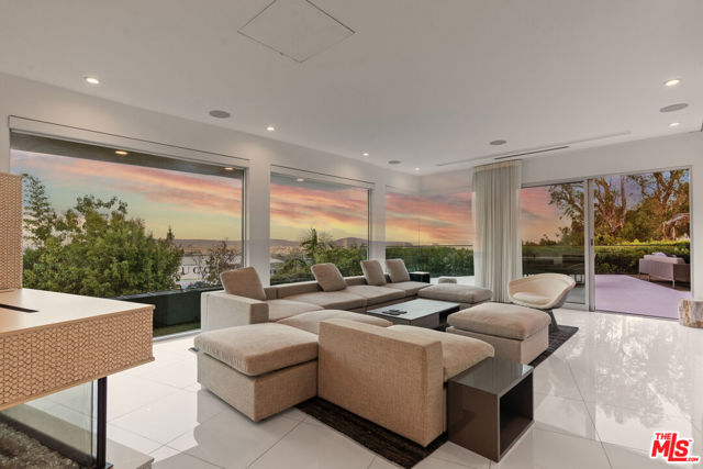 1377 Miller Place, Los Angeles CA: https://media.crmls.org/mediaz/c9d533c9-d572-4ddb-be51-aa99975d0f67.jpg