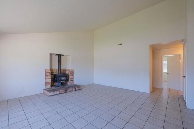 720 Clearview Drive, Hollister CA: https://media.crmls.org/mediaz/c9d56887-b232-4882-81e9-7e0f0764214e.jpg