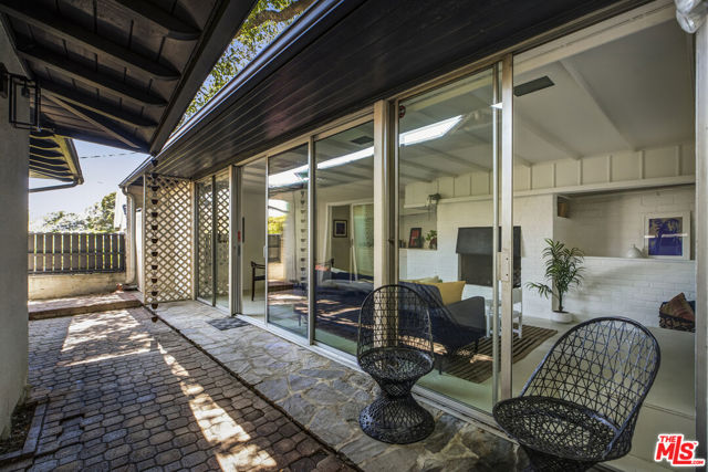 1943 Coolidge Avenue, Altadena CA: https://media.crmls.org/mediaz/c9d6bafa-3b16-49e8-bff9-80267042b162.jpg