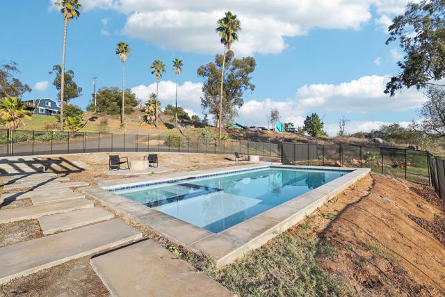 26086 Bear Valley Heights Road, Escondido CA: https://media.crmls.org/mediaz/c9d7addb-8f99-4517-abea-272b0e57ef56.jpg