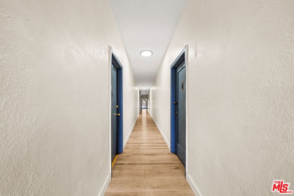 https://media.crmls.org/mediaz/c9d7d50d-b660-4bad-bc02-c2d880b09ccf.jpg?preset=X-Large