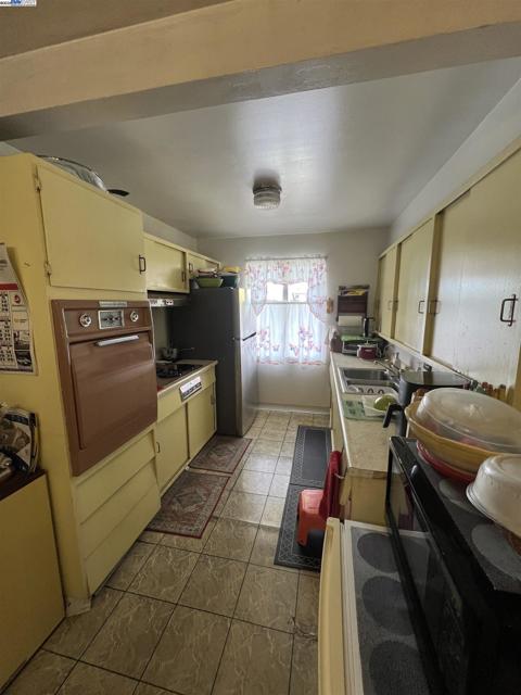 Image 6 of 21 For 25936 Peterman Ave