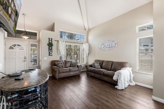 Detail Gallery Image 6 of 40 For 1032 Meadowlark Dr, Fillmore,  CA 93015 - 5 Beds | 3 Baths