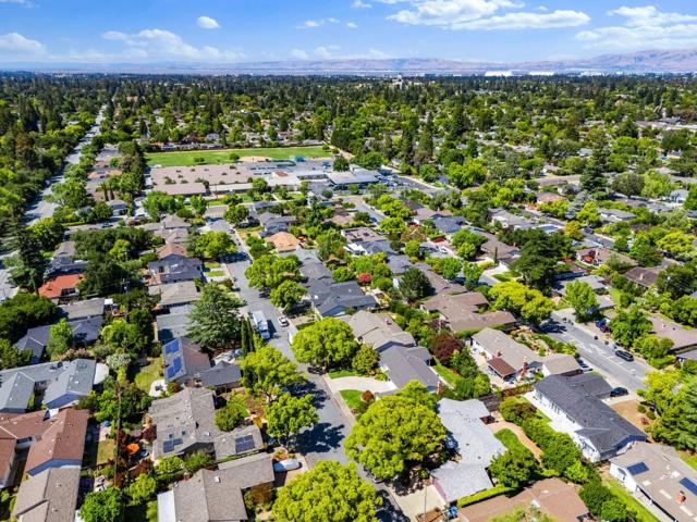 1861 Limetree Lane, Mountain View CA: https://media.crmls.org/mediaz/c9d89d19-fa40-4623-984a-52d218da1d81.jpg