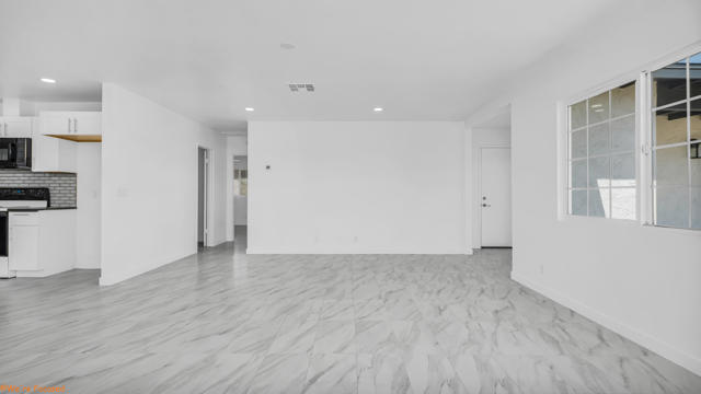 Image 3 of 31 For 943 Pelican Island Court