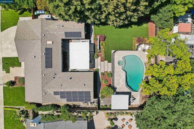 12994 Hawkins Dr, San Ramon CA: https://media.crmls.org/mediaz/c9da3886-2e99-4e6f-8388-e9c7192ef76f.jpg