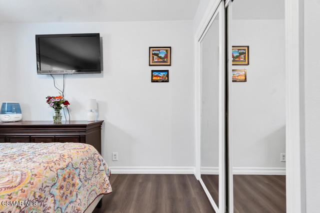 6211 Anastasia Street, Simi Valley CA: https://media.crmls.org/mediaz/c9da4d78-a70f-4933-b72e-66a090965f03.jpg