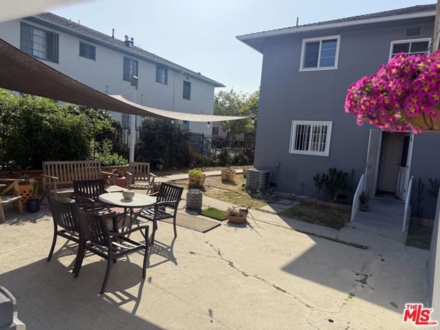 4048 Abourne Road, Los Angeles CA: https://media.crmls.org/mediaz/c9dabbb1-14a5-428a-b831-7427a13b536b.jpg