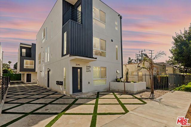 2700 Fletcher Drive, Los Angeles CA: https://media.crmls.org/mediaz/c9db943c-ff61-4ba5-9b93-0c1101d0bdc1.jpg