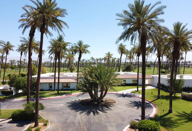 56588 S Palms Drive, La Quinta CA: https://media.crmls.org/mediaz/c9db9b49-7ab6-4167-a6e0-49b4792a296f.jpg