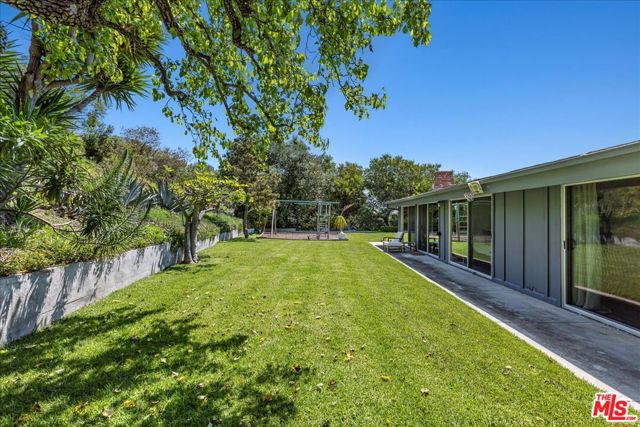 Drew Fenton | 16633 Bienveneda Place Pacific Palisades CA | MLS: 7170214