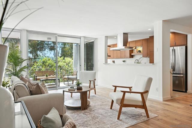 222 Quince St, San Diego CA: https://media.crmls.org/mediaz/c9dc264c-4e2a-425d-a688-66ef9bf9bd57.jpg