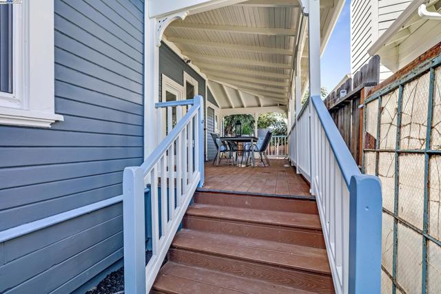 624 N 17Th St, San Jose CA: https://media.crmls.org/mediaz/c9dc2e74-bd68-48cb-ace5-3928b8658ea4.jpg