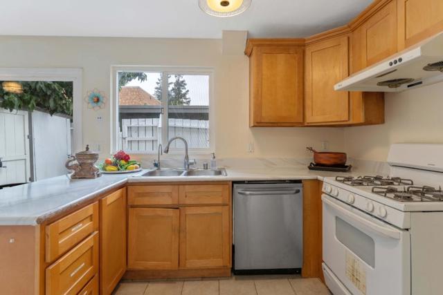 111 Poas Circle, San Jose CA: https://media.crmls.org/mediaz/c9dc7d75-6f8c-429f-a75f-66bf8f72e820.jpg