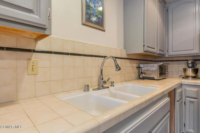 5200 White Oak Avenue, Encino CA: https://media.crmls.org/mediaz/c9dcffa5-0668-4820-9932-2f008545124c.jpg