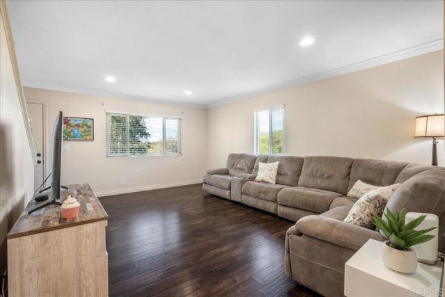 Detail Gallery Image 9 of 24 For 1463 N Broadway, Unit a, Escondido,  CA 92026 - 2 Beds | 1/1 Baths