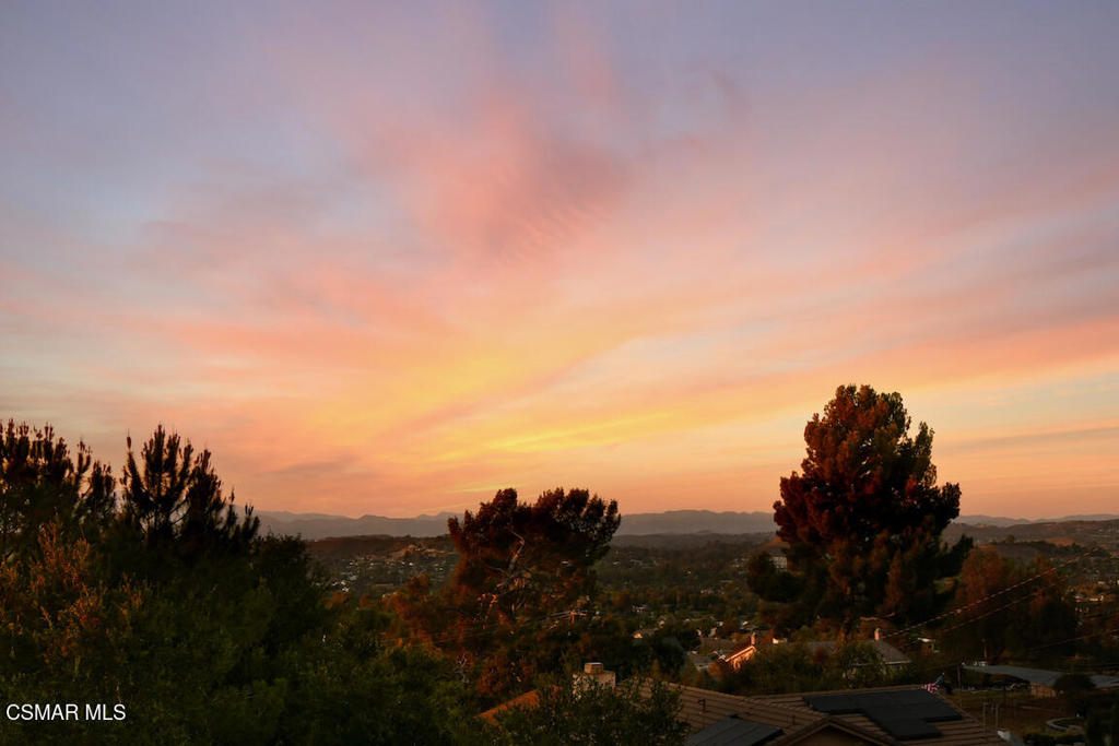 https://media.crmls.org/mediaz/c9ddca5e-9fbb-46b2-b483-52681bf5bdb7.jpg?preset=X-Large