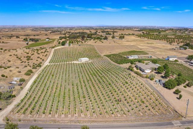 5720 Vista Serrano Way, Paso Robles CA: https://media.crmls.org/mediaz/c9ddee73-4ffd-4e7b-b1bc-1f64b0cad405.jpg