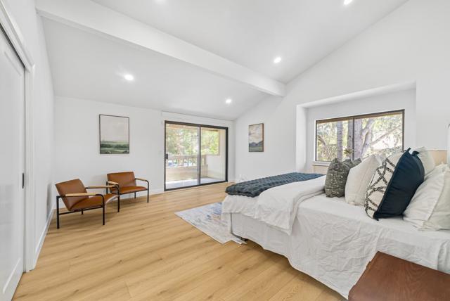 536 Sand Hill Circle, Menlo Park CA: https://media.crmls.org/mediaz/c9de37af-dd62-410e-9a13-55a6e26dc902.jpg