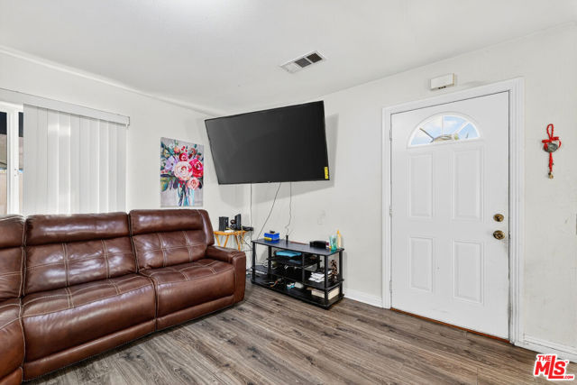 1503 E Gage Avenue, Los Angeles CA: https://media.crmls.org/mediaz/c9debedc-0066-4c01-988a-157fe0b3892a.jpg