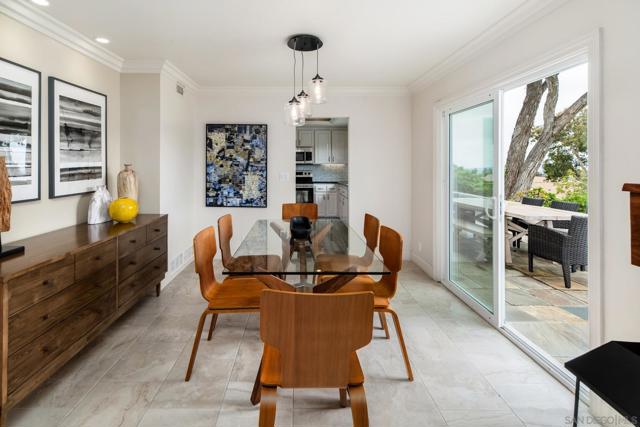 5614 Caminito Herminia, La Jolla CA: https://media.crmls.org/mediaz/c9dec593-435e-4b06-b64a-62cd1a248421.jpg