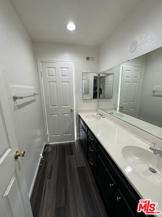 4833 Astuto Drive, Palmdale CA: https://media.crmls.org/mediaz/c9dec601-7426-4563-8523-e134cf8e584e.jpg