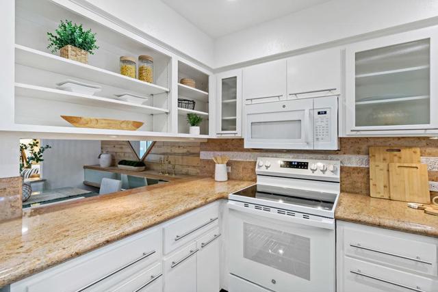 502 W Sunnyoaks Avenue, Campbell CA: https://media.crmls.org/mediaz/c9df09d9-1180-4fee-b5de-ddb5ba752a3c.jpg