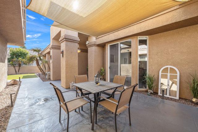 47605 Via Florence, La Quinta CA: https://media.crmls.org/mediaz/c9df0c8c-35af-4ece-8a13-2e58d27960a3.jpg