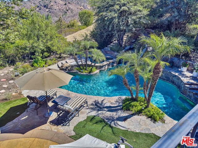 2882 Rainfield Avenue, Westlake Village CA: https://media.crmls.org/mediaz/c9df1bbd-528a-4784-8584-51b7546e6792.jpg