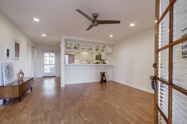 Detail Gallery Image 4 of 46 For 3961 Hortensia St #H4,  San Diego,  CA 92110 - 2 Beds | 2 Baths