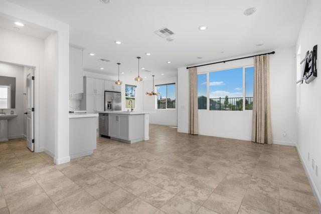 Image 4 of 39 For 1912 Julie Dawn Place