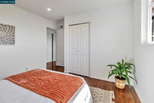 960 Live Oak Dr, Santa Clara CA: https://media.crmls.org/mediaz/c9df7e22-94ba-4aa9-a87e-f6aad8081483.jpg