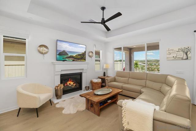 32082 Sedge Way, Temecula CA: https://media.crmls.org/mediaz/c9df8526-5765-4c8f-b98c-93d7ad77541b.jpg