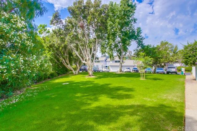 8037 Caminito Mallorca, La Jolla CA: https://media.crmls.org/mediaz/c9dfbdcd-14e0-4275-9c97-26e806bfef1c.jpg