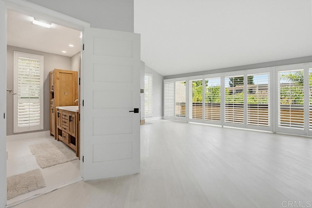 2201 Plaza De Las - photo 15