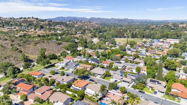 1661 Oldcastle Place, Westlake Village CA: https://media.crmls.org/mediaz/c9dff673-f6d7-405a-bfa2-ce0c4f03ad4a.jpg