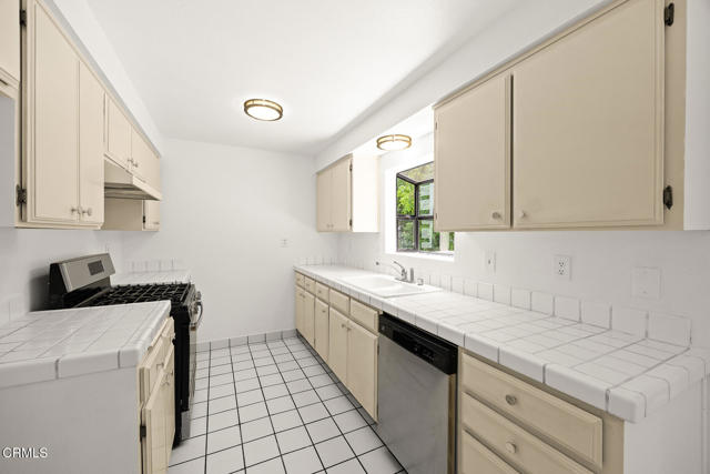 Detail Gallery Image 9 of 27 For 441 Maple Way #6,  Pasadena,  CA 91101 - 2 Beds | 2/1 Baths