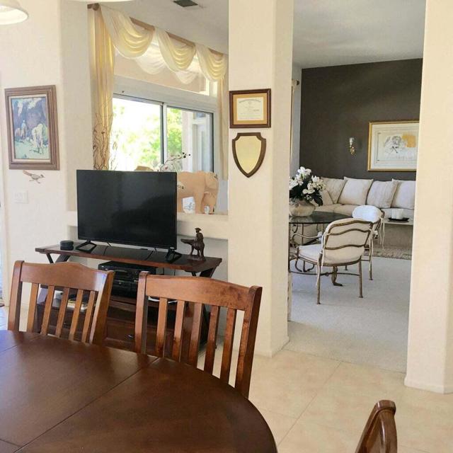 78786 Gorham Lane, Palm Desert CA: https://media.crmls.org/mediaz/c9e2274d-b6f1-40ef-b056-75f284a94328.jpg