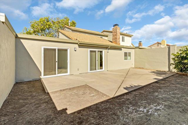 1521 Ebro Circle, Salinas CA: https://media.crmls.org/mediaz/c9e25128-ec4d-47c3-b9ba-65a029e72e5d.jpg
