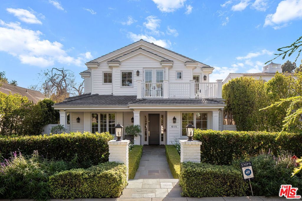 618 15th Street — Traditional