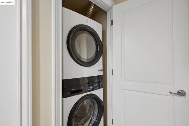 1310 Creekside Dr, Walnut Creek CA: https://media.crmls.org/mediaz/c9e2e6d3-bf0e-4726-8342-a697a6f5c5c8.jpg