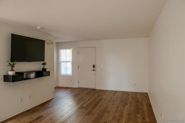 5252 Orange AVe, San Diego CA: https://media.crmls.org/mediaz/c9e413fa-d325-4ebd-b190-c6be7c9ddee7.jpg