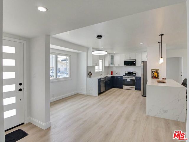 10315 Condon Avenue photo 2