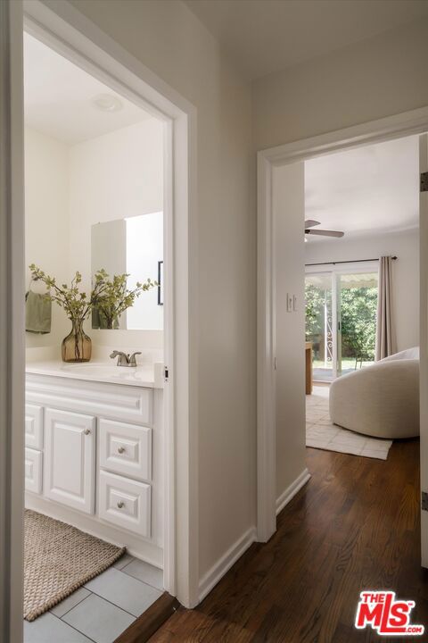 14141 Killion Street photo 17