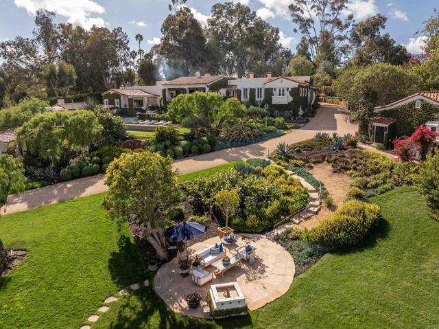 17484 El Vuelo, Rancho Santa Fe CA: https://media.crmls.org/mediaz/c9e55be5-2cb4-4ec6-bc53-f4364d167dce.jpg
