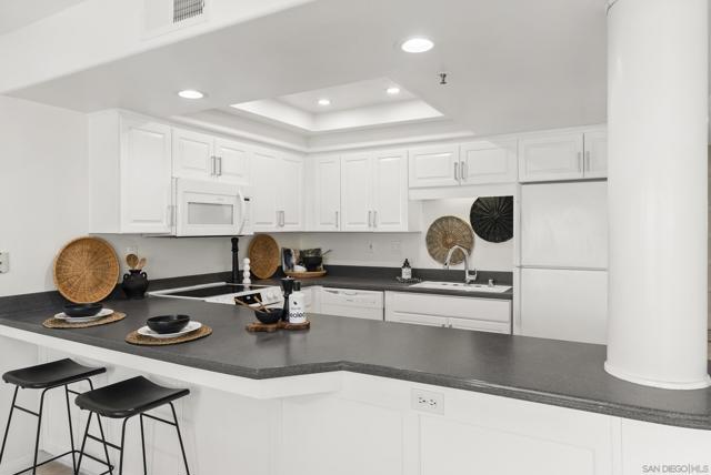 Image 11 of 42 For 714 Seacoast Dr  102