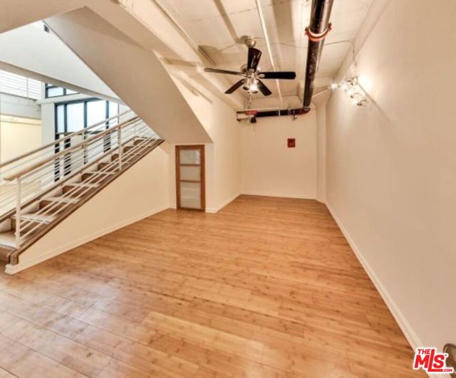 330 W 11th Street, Los Angeles CA: https://media.crmls.org/mediaz/c9e6794c-8808-43da-ab67-3bfdaa7c9c06.jpg