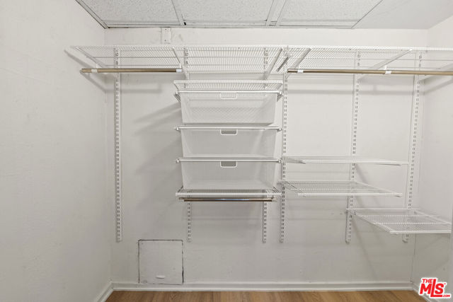 750 N Kings Road, West Hollywood CA: https://media.crmls.org/mediaz/c9e6d082-c88b-4317-960b-f3d2d26b4143.jpg