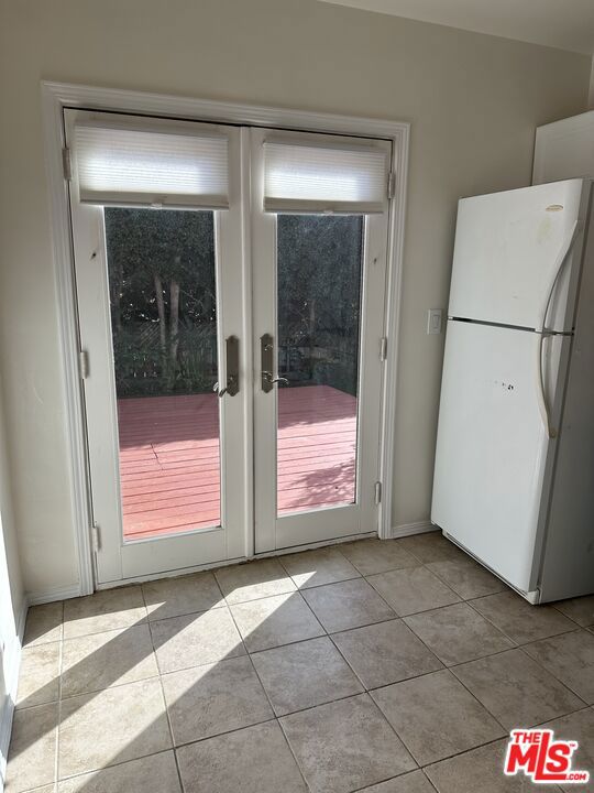 3013 Colorado Avenue, Santa Monica CA: https://media.crmls.org/mediaz/c9e6df87-c4b8-4478-bcf1-c909b5899ab1.jpg